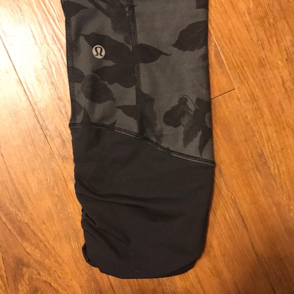 Lululemon flower printed leggings - Picture 4 of 4